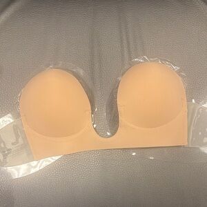 Seamless Nude Strapless Bra